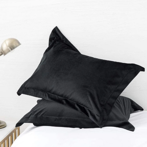 Velvet pillow cover black