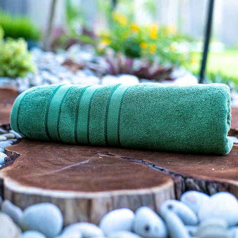 Bath towel dark green
