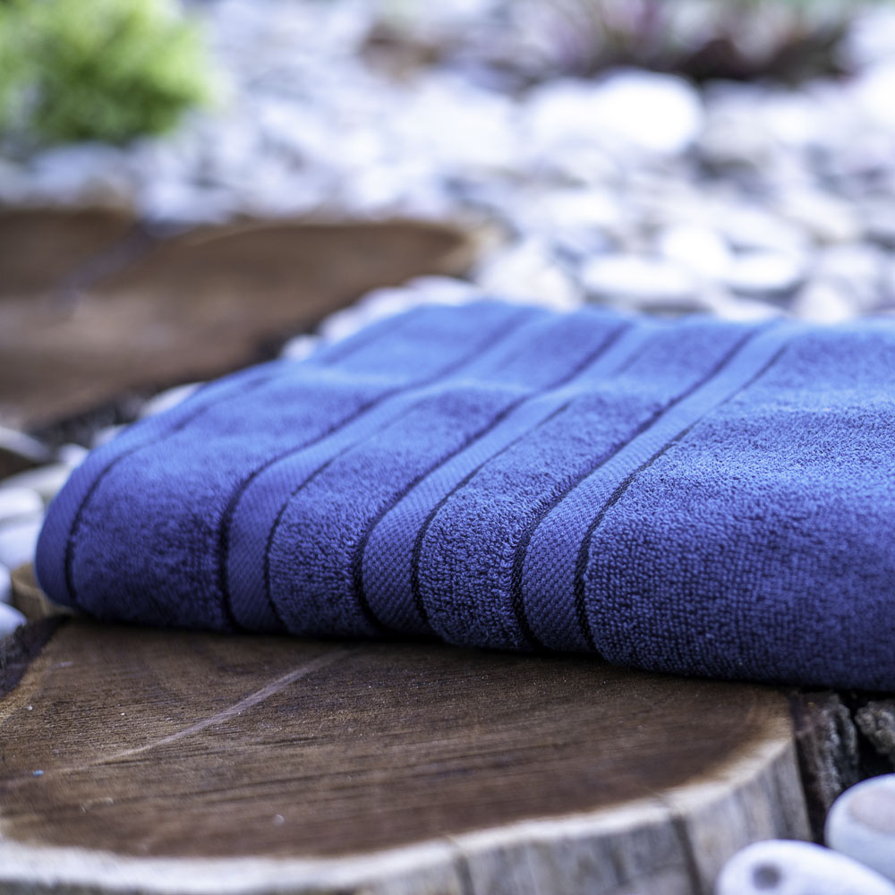 Bath towel dark blue
