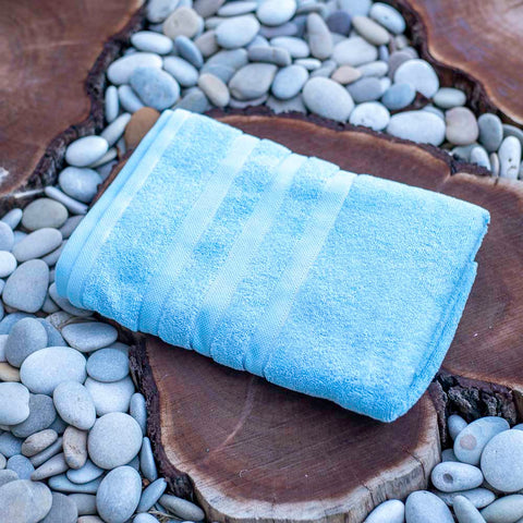 Bath towel light blue